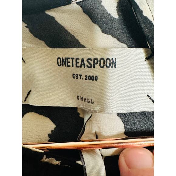 ONE TEASPOON Different Dimension Bubble Black White Sheer Chiffon Top Size Small - Picture 8 of 10